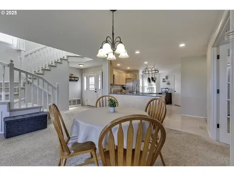 8895 SW Iowa Drive Tualatin OR 97062