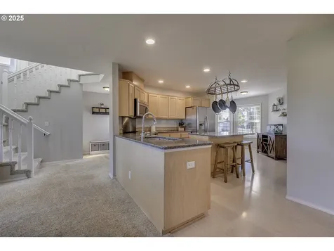 8895 SW Iowa Drive Tualatin OR 97062