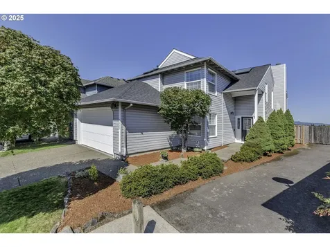 8895 SW Iowa Drive Tualatin OR 97062