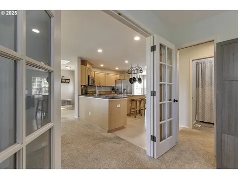 8895 SW Iowa Drive Tualatin OR 97062