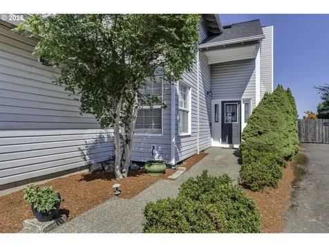 8895 SW Iowa Drive Tualatin OR 97062