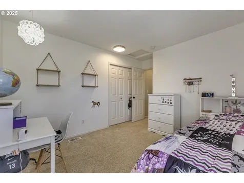 8895 SW Iowa Drive Tualatin OR 97062