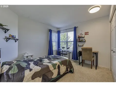 8895 SW Iowa Drive Tualatin OR 97062