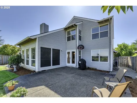 8895 SW Iowa Drive Tualatin OR 97062