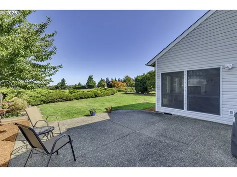 8895 SW Iowa Drive Tualatin OR 97062