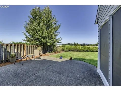 8895 SW Iowa Drive Tualatin OR 97062