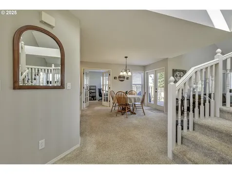 8895 SW Iowa Drive Tualatin OR 97062