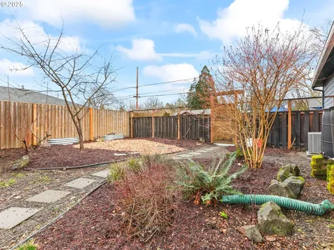4727 SE 86th Court Portland OR 97266