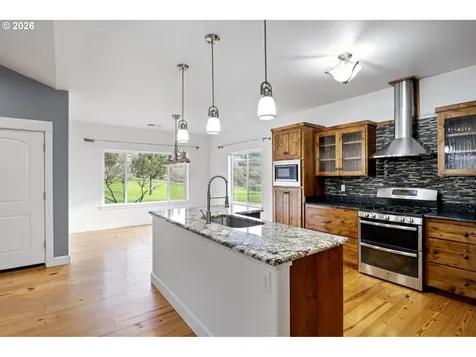 302 Scott Road Oakland OR 97462