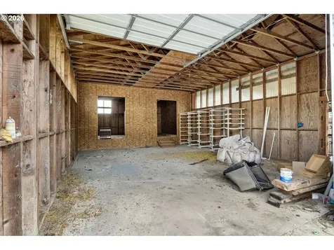 302 Scott Road Oakland OR 97462