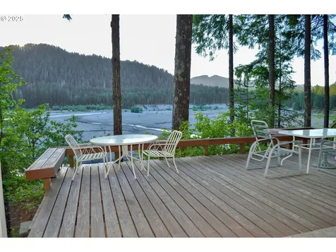 Cabin 25 Northwoods Cougar WA 98616