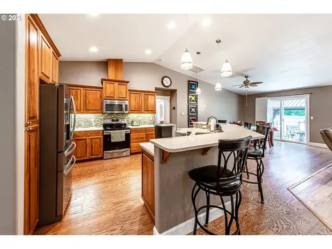 24945 Oak Lane Elmira OR 97437