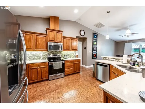 24945 Oak Lane Elmira OR 97437