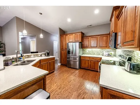 24945 Oak Lane Elmira OR 97437