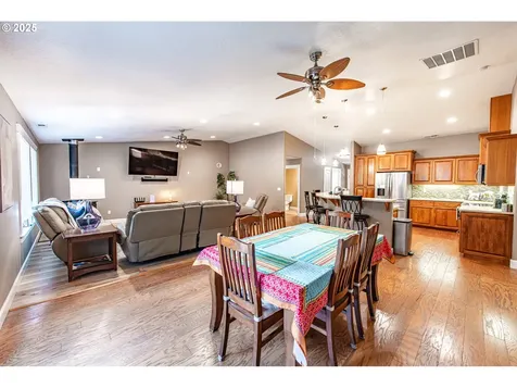 24945 Oak Lane Elmira OR 97437