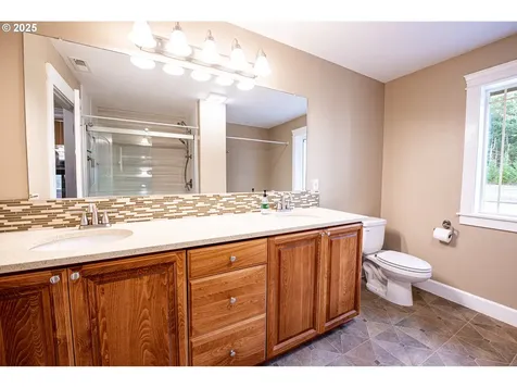 24945 Oak Lane Elmira OR 97437