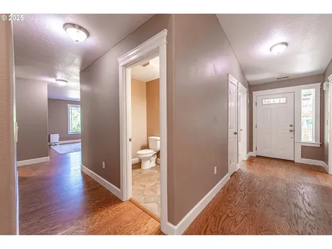 24945 Oak Lane Elmira OR 97437