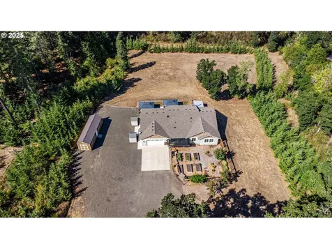 24945 Oak Lane Elmira OR 97437