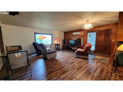 25346 Wheaton Lane Veneta OR 97487
