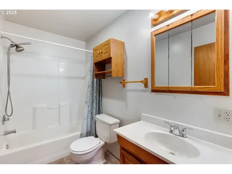 3004 Oak Street Longview WA 98632