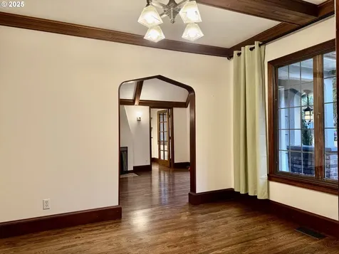 4428 NE Royal Court Portland OR 97213