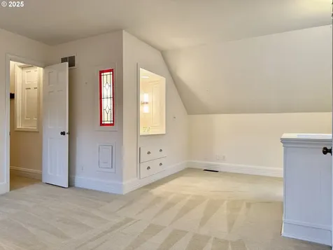 4428 NE Royal Court Portland OR 97213