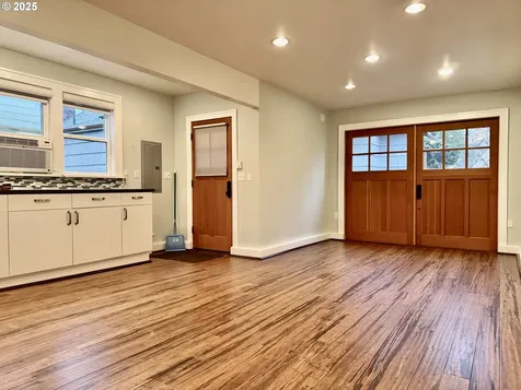 4428 NE Royal Court Portland OR 97213