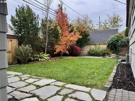 4428 NE Royal Court Portland OR 97213