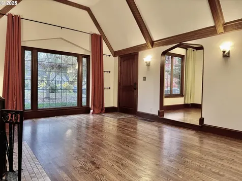 4428 NE Royal Court Portland OR 97213
