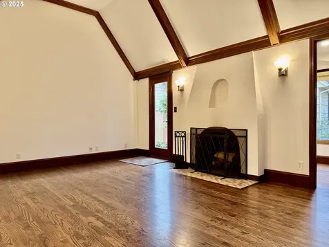 4428 NE Royal Court Portland OR 97213