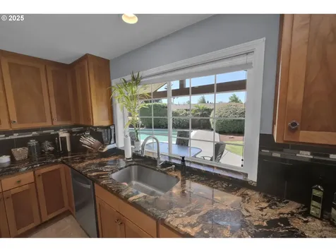 275 Allen Avenue Springfield OR 97477