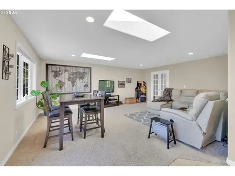 275 Allen Avenue Springfield OR 97477