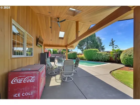 275 Allen Avenue Springfield OR 97477