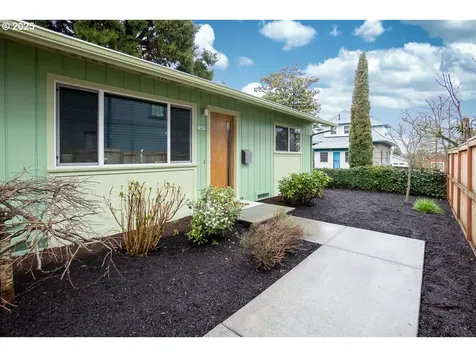 1403/1405 NE Holman Street Portland OR 97211