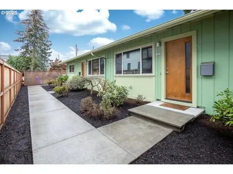 1403/1405 NE Holman Street Portland OR 97211