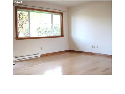 1403/1405 NE Holman Street Portland OR 97211