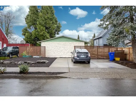 1403/1405 NE Holman Street Portland OR 97211