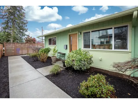 1403/1405 NE Holman Street Portland OR 97211