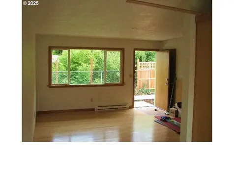 1403/1405 NE Holman Street Portland OR 97211