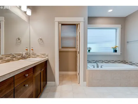 15414 NE 17th Street Vancouver WA 98684