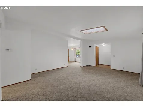 1199 N Terry Street Eugene OR 97402