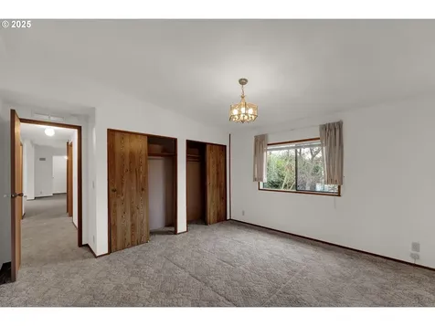 1199 N Terry Street Eugene OR 97402