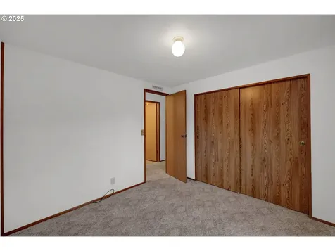 1199 N Terry Street Eugene OR 97402