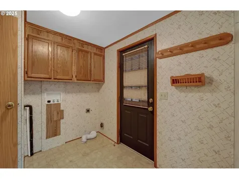 1199 N Terry Street Eugene OR 97402