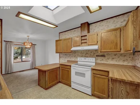 1199 N Terry Street Eugene OR 97402