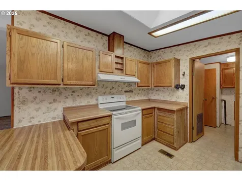 1199 N Terry Street Eugene OR 97402