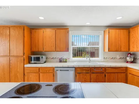 4870 Dorrance Loop NE Salem OR 97305