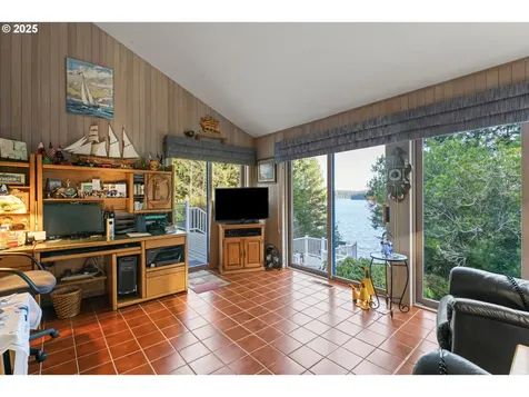 83499 S Cove Way Florence OR 97439