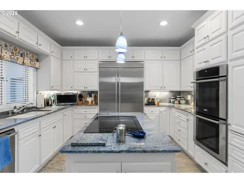 83499 S Cove Way Florence OR 97439