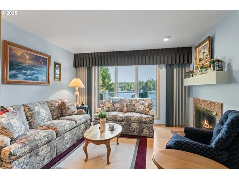 83499 S Cove Way Florence OR 97439